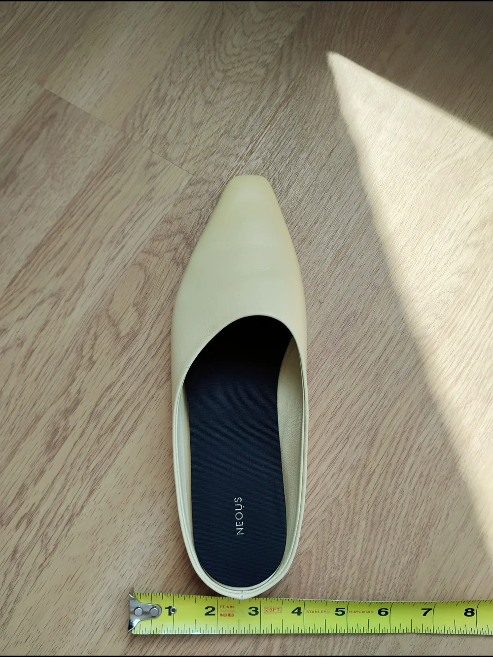NEOUS Alba leather mules in 